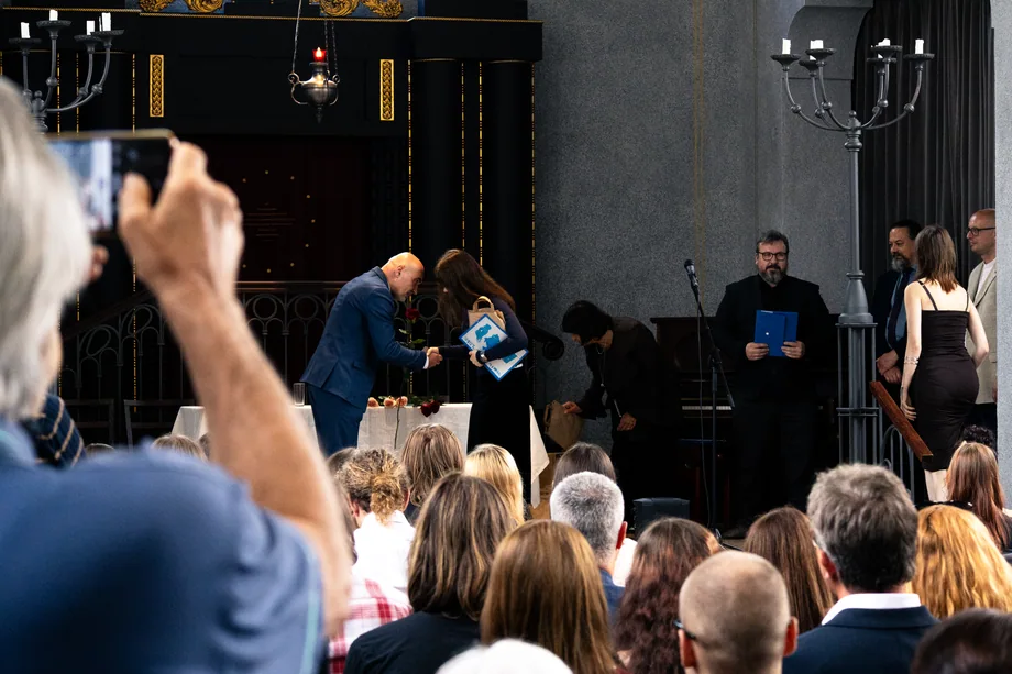 Fotografování předávání ocenění z pohledu publika